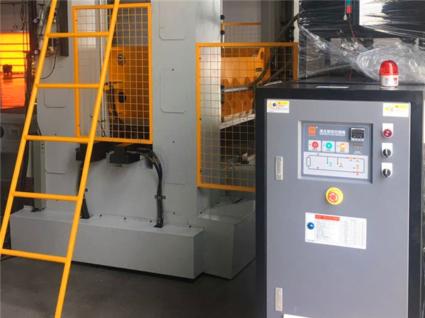 碳纖維模溫機_碳纖維模壓成型模溫機